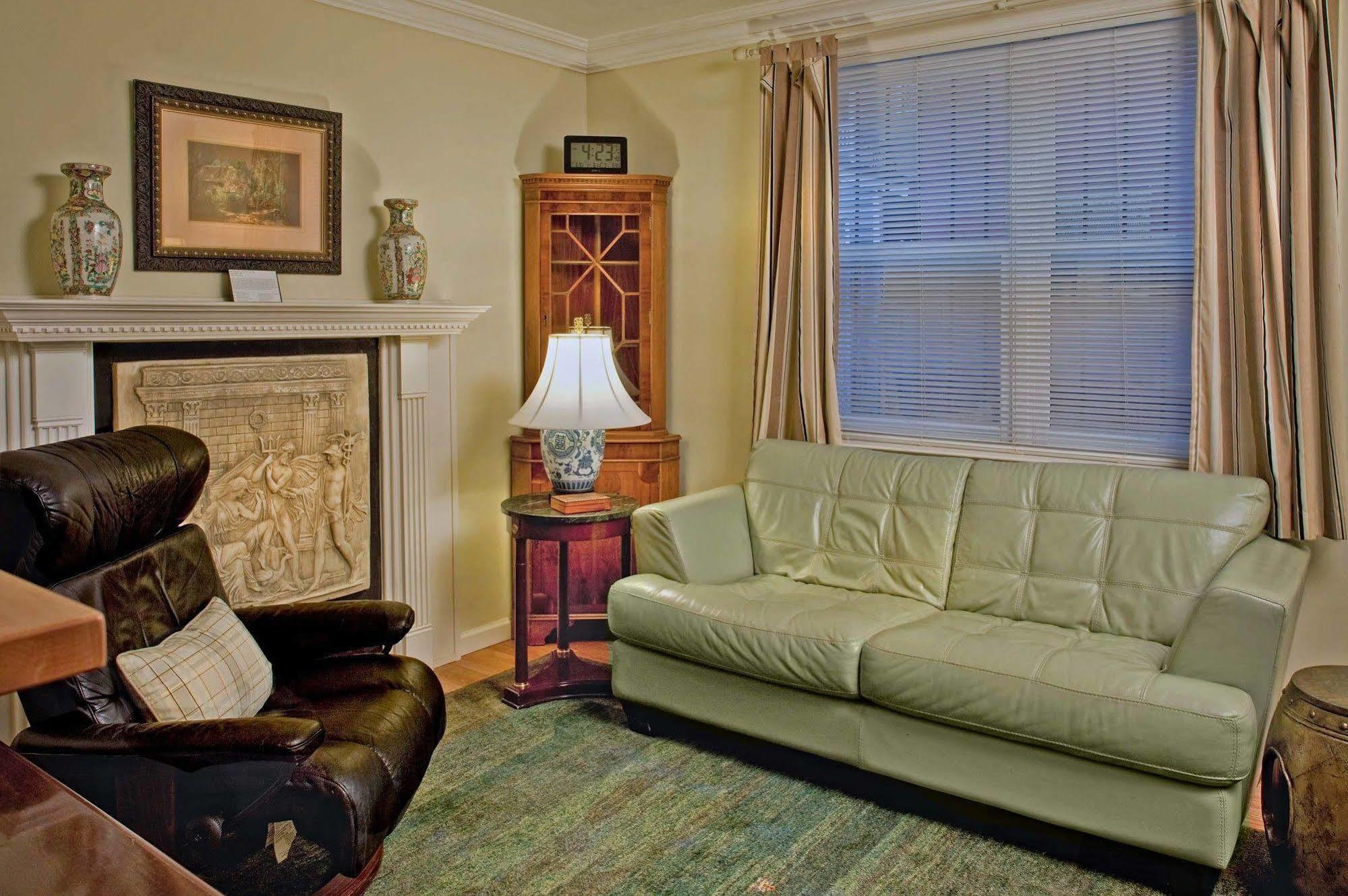 Galloway House Inn Савана Екстериор снимка